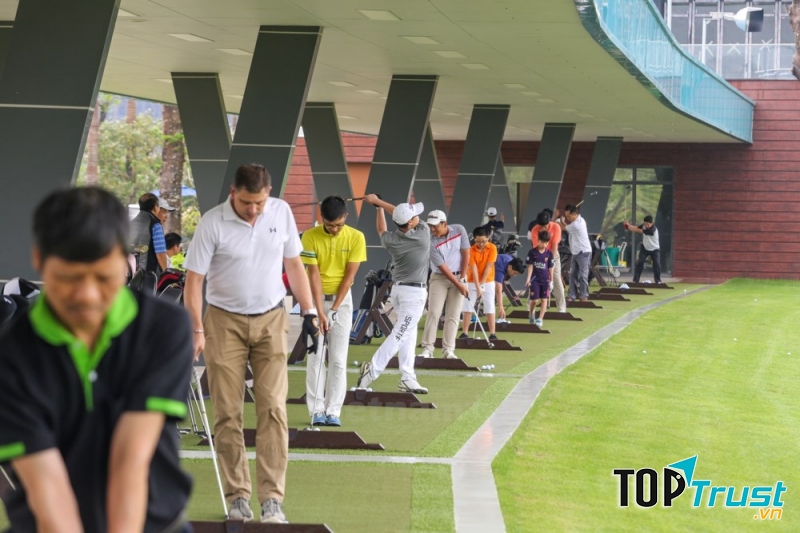 Sân golf Hà Đông đã thu hút được sự chú ý của rất nhiều golfer khu vực Hà Đông và các vùng lân cận.﻿