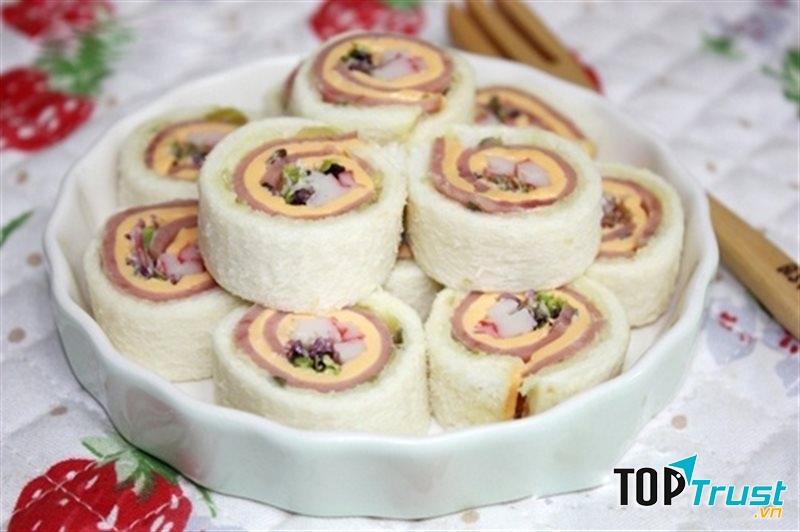 Sandwich cuộn jambon vô cùng đẹp mắt