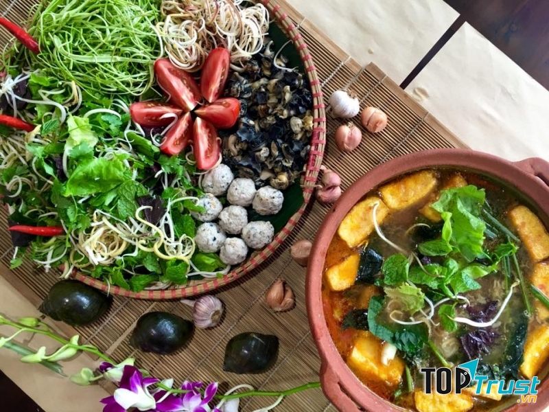 Lẩu riêu ốc