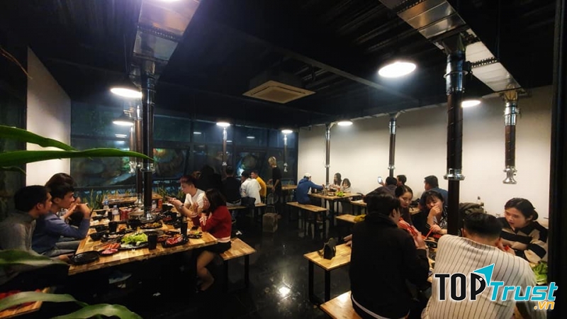 Sành Quán Văn Giang