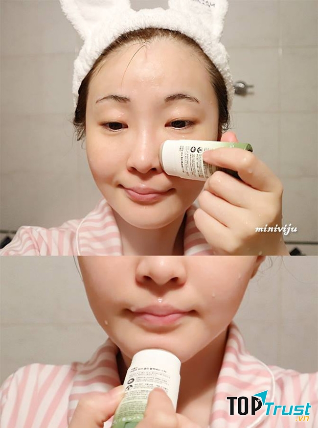 Mamonde Pore Clean Blackhead Stick thật sự đã tạo được ấn tượng lớn bởi bảng thành phần đẹp mắt chứa 99% chiết xuất từ lá diếp cá giúp làm sạch sâu, loại bỏ dầu thừa, mụn đầu đen và mụn cám hiệu quả.