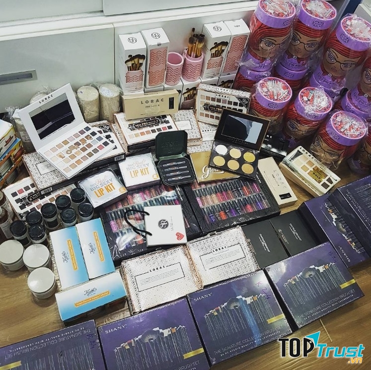 Mỹ phẩm ở Saru luôn đa dạng, phong phú