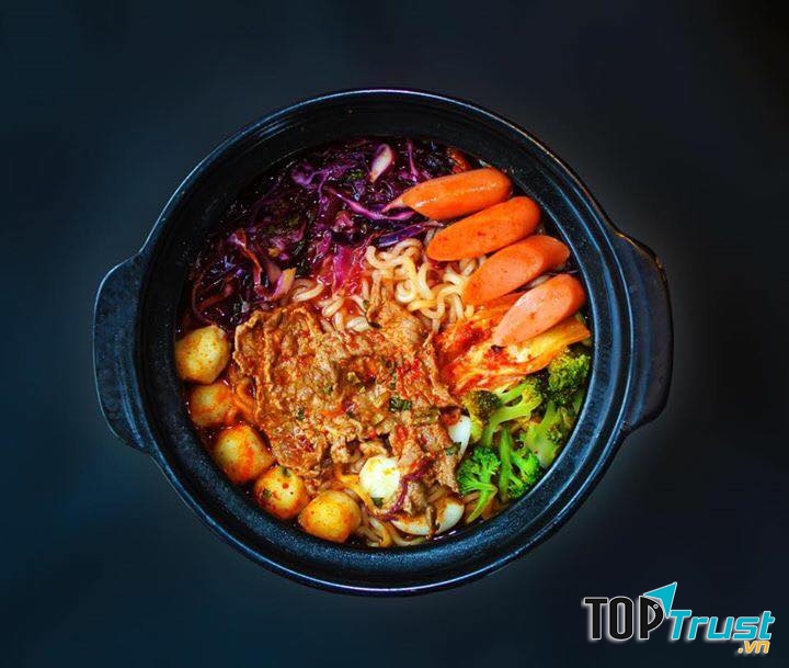 Món Hàn hấp dẫn tại nhà hàng