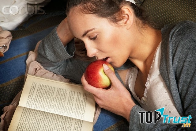 Sau khi ăn no không nên học ngay.