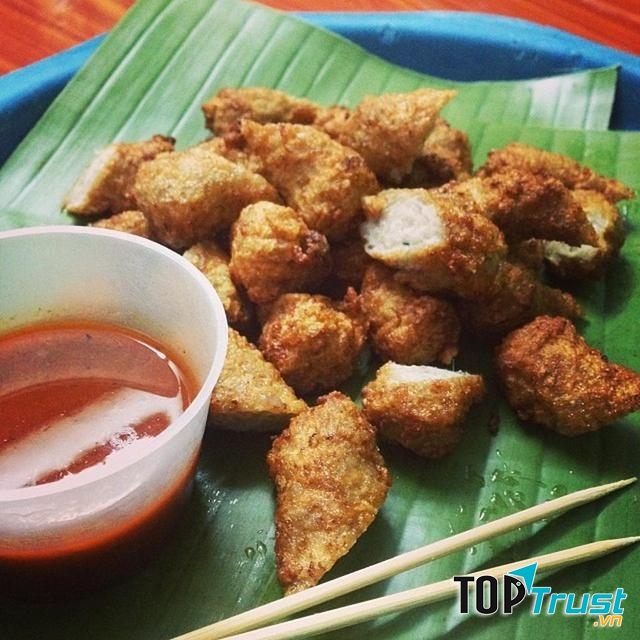 Nem chua rán sau SVĐ Hàng  Đẫy