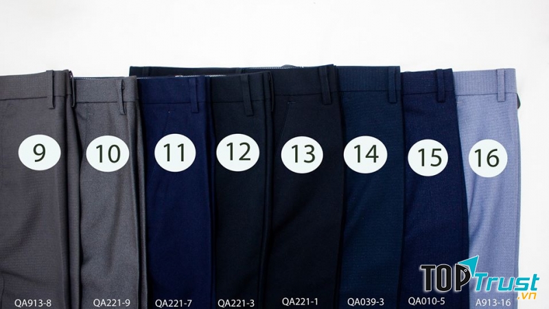 Quần âu với nhiều màu sắc để quý ông tha hồ chọn lựa.