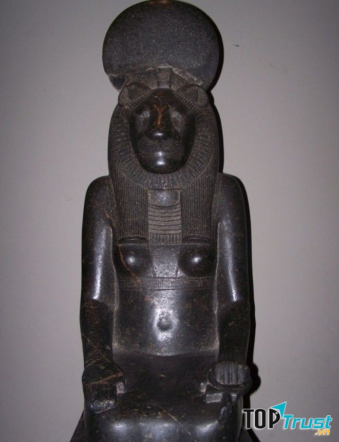 Sekhmet - Nữ thần chiến tranh