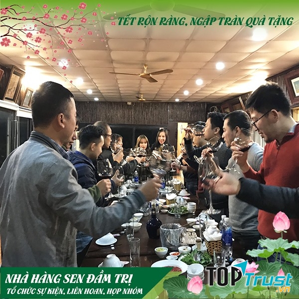 Tất niên cùng Sen Đầm Trị