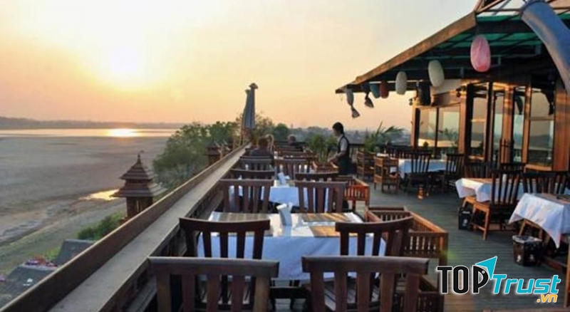 Sengtawan Riverside Hotel