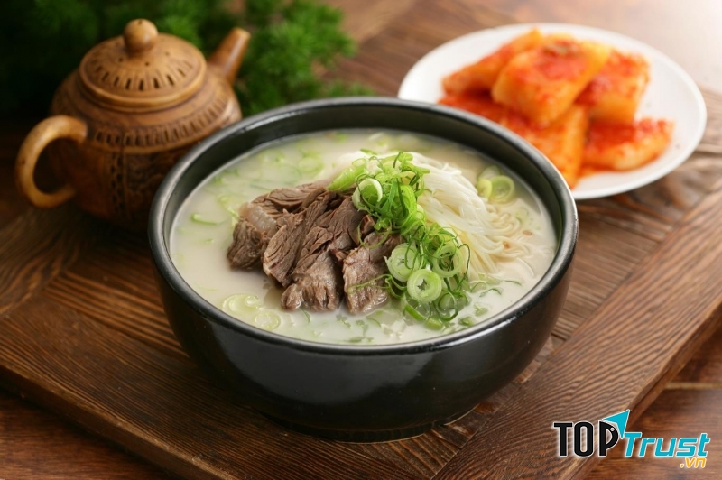 Seolleongtang( Canh bò Hàn Quốc)