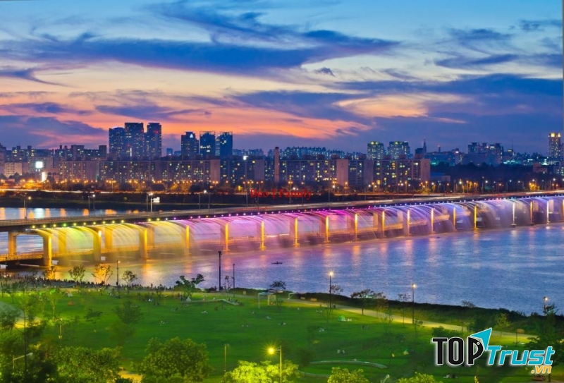 Cầu Banpo - Biểu tượng du lịch Seoul (Hàn Quốc)