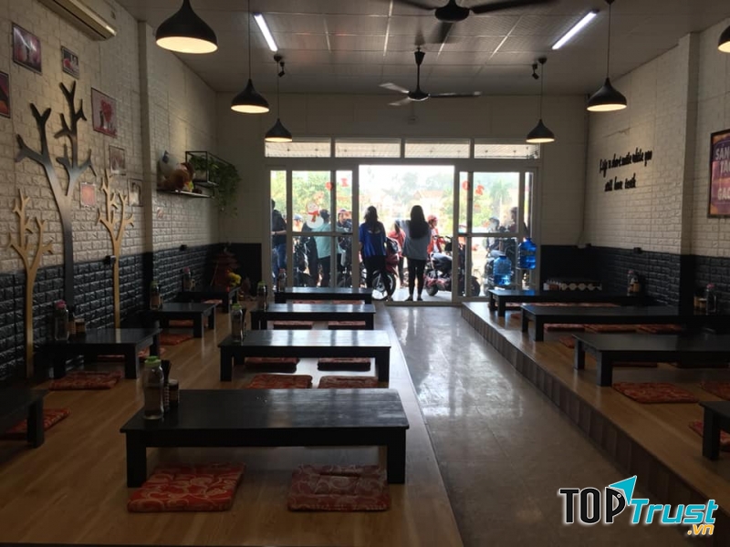 Tone trắng đen làm tăng thêm vẻ trang nhã, lịch sự