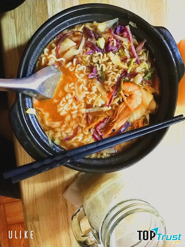 Món mỳ cay hấp dẫn