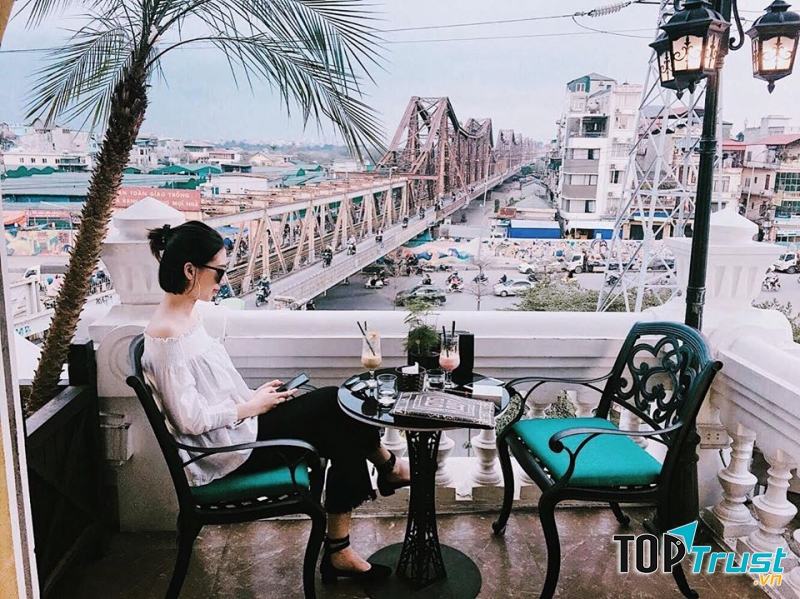 Serein Café & Lounge