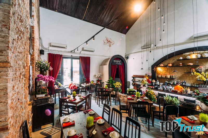 Không gian nhà hàng