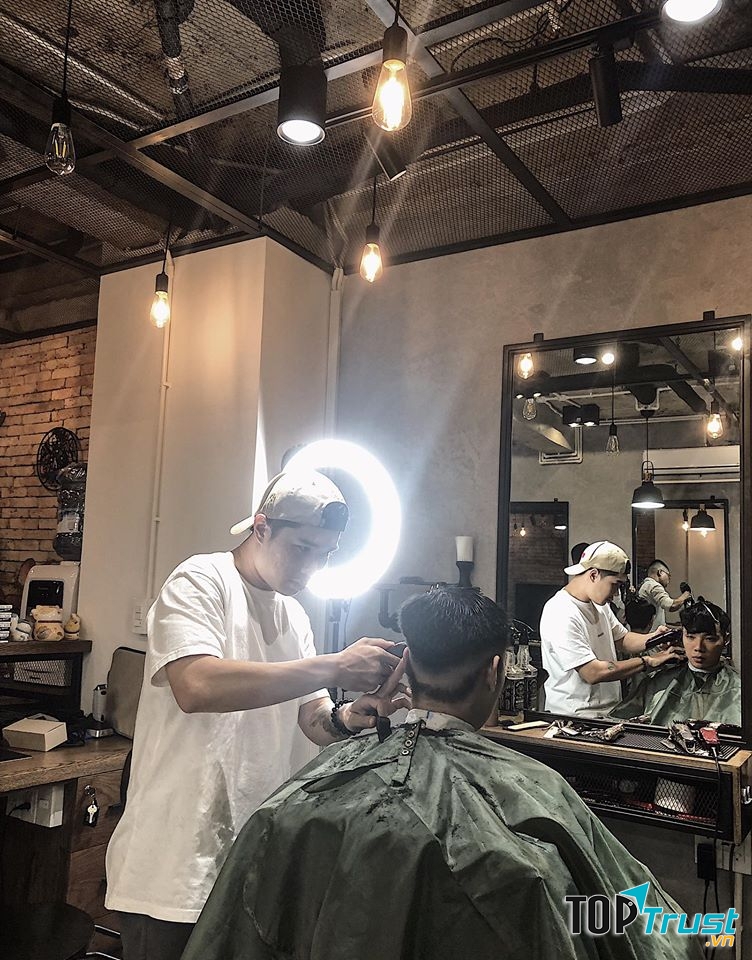 SHARP LINES Barbershop