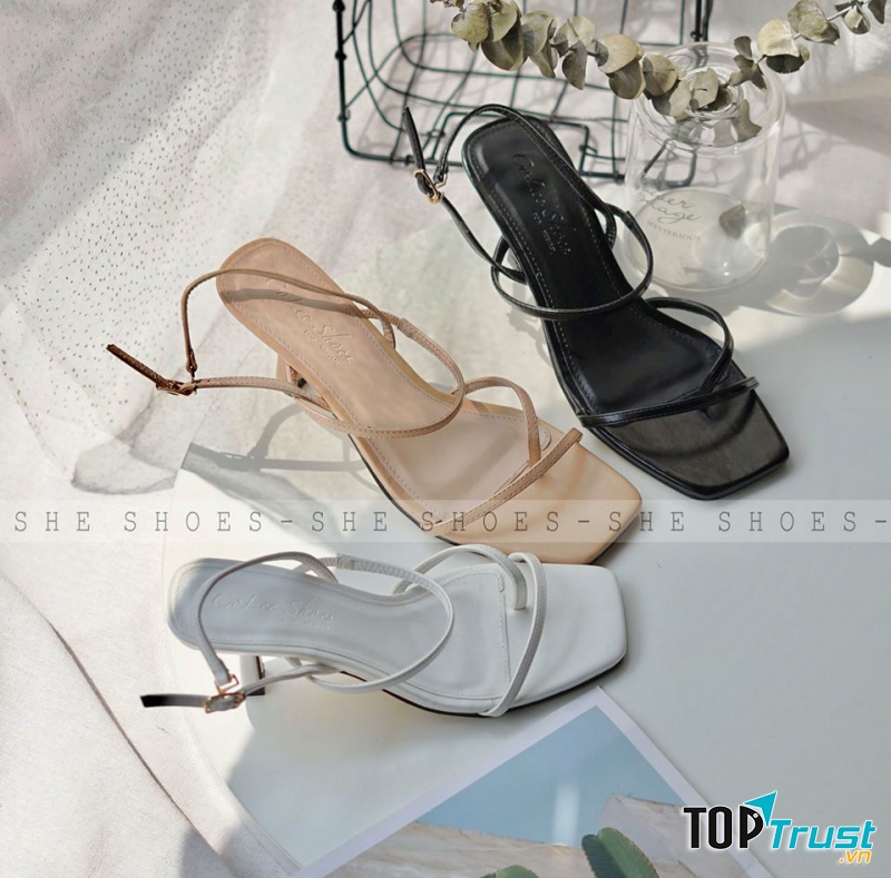 SHE SHOES