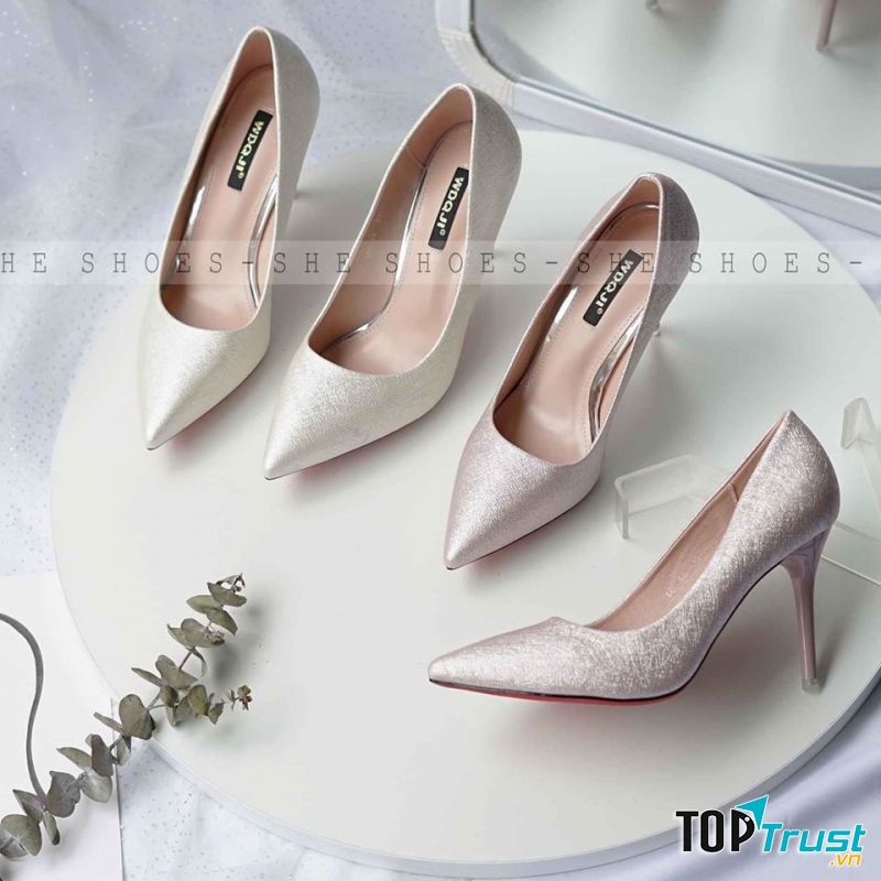 SHE SHOES