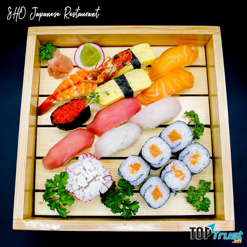 Nguyên liệu được nhà hàng chuẩn bị kỹ lưỡng, sơ chế tỉ mỉ và chế biến một cách công phu nhất