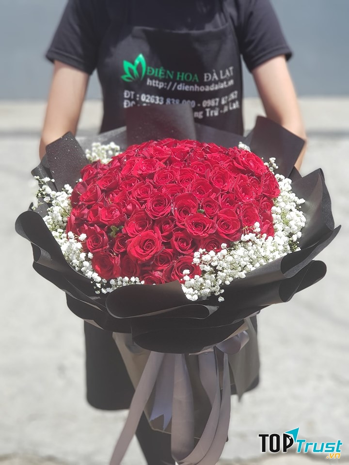 Ngoài ra shop Điện Hoa Đà Lạt còn có cả hoa cưới, lãng hoa dùng để đi các sự kiện khai trương, hoa mừng sinh nhật,...