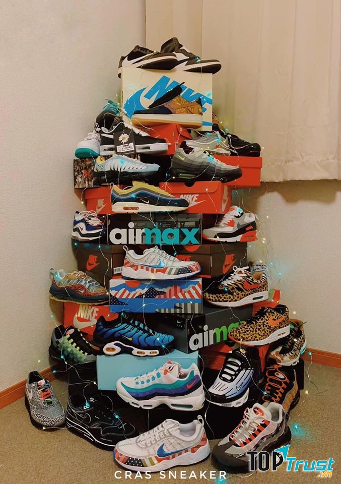 CRAS Sneaker Store