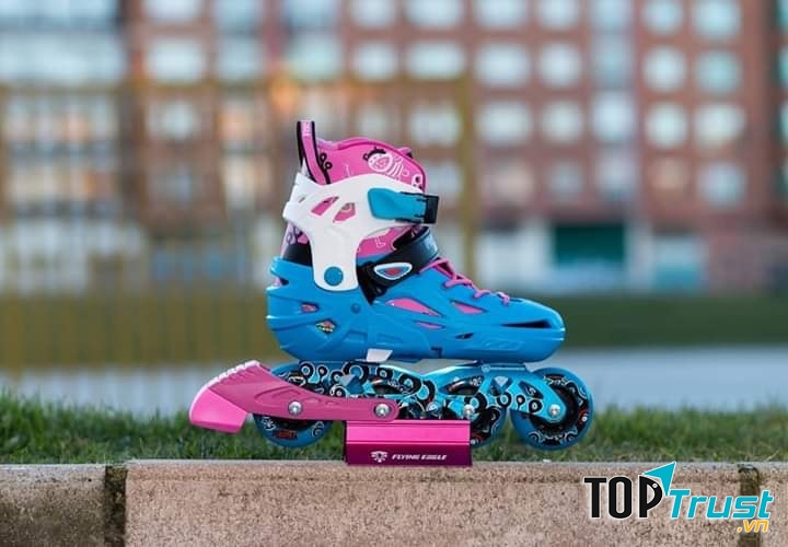 Khi mua hàng tại Shop Giày Patin Tôi Yêu Patin bạn hãy luôn luôn yên tâm bởi chất lương tốt, mẫu mã đẹp, giá cả phải chăng.