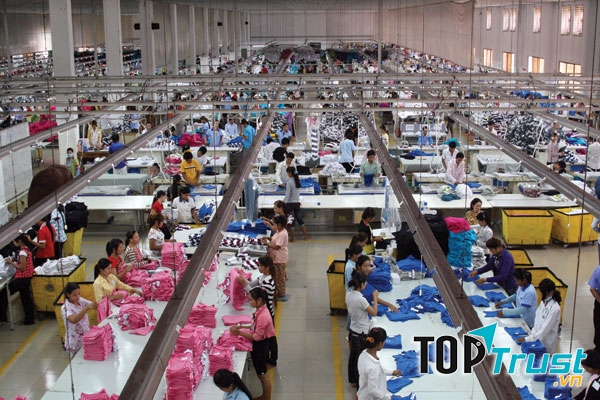 Xưởng có sô lượng nhân công đông đảo