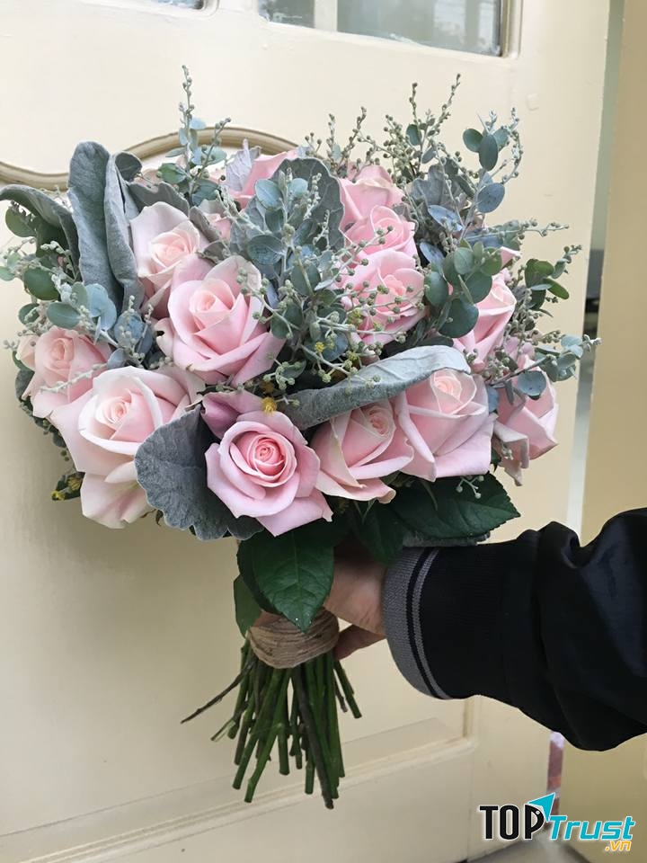 Những bông hoa ở shop Bách Hợp đều được lựa chọn rất kỹ càng, tỉ mỉ