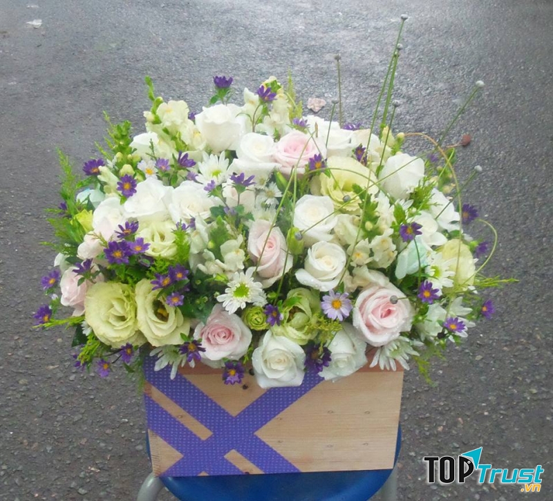 Shop hoa tươi Lâm Đồng luôn cố gắng đem đến cho khách hàng những bông hoa chất lượng nhất, ưng ý nhất với những thiết kế độc đáo sáng tạo