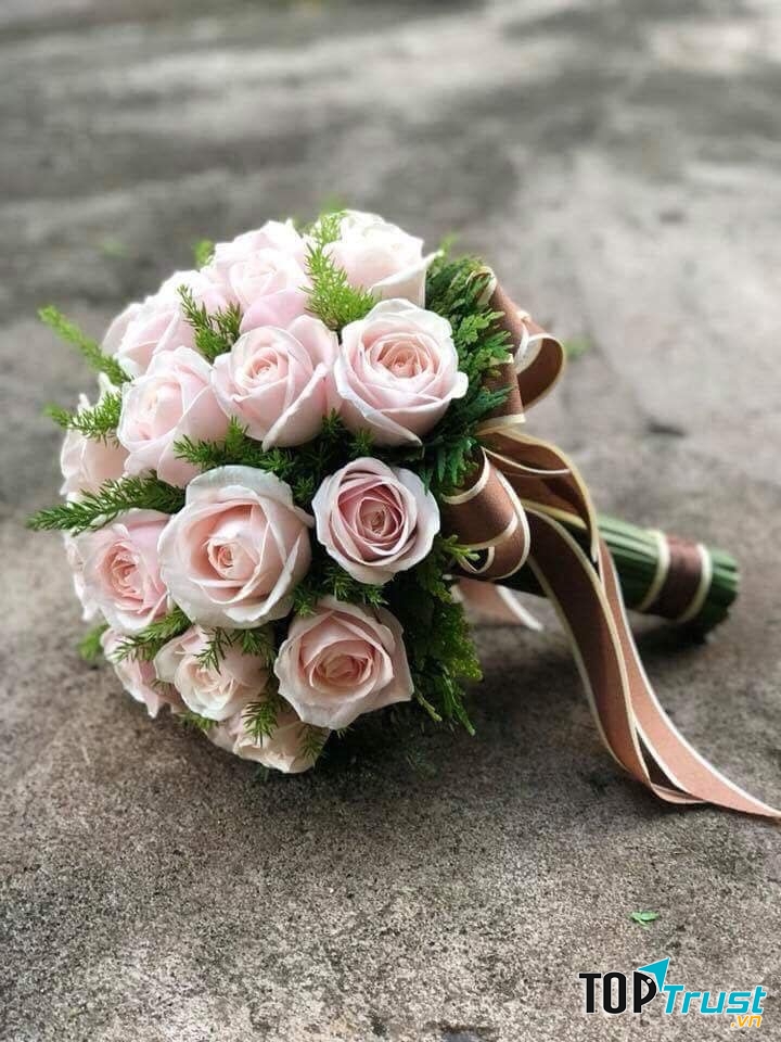 Cung cấp hoa cưới cho cô dâu cầm tay, hoa trang trí xe cưới,...