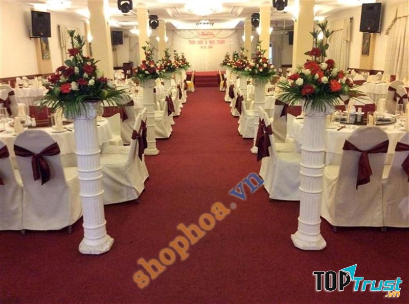 Shop hoa tươi Rio trang trí tiệc cưới