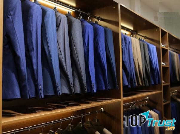 Shop thiên về quần áo công sở: áo sơ mi, quần âu hay đồ vest