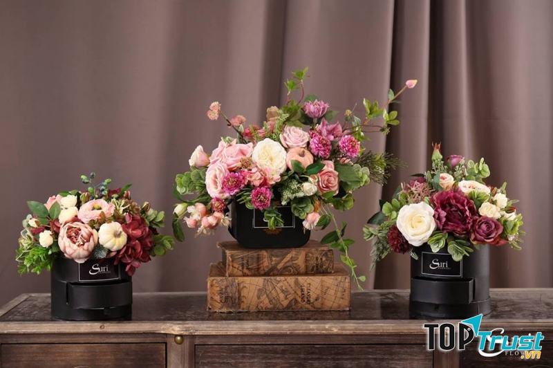 Bạn hãy yên tâm với đội ngũ nhân viên sẽ đến tận nơi địa điểm để trang trí theo yêu cầu của bạn dù bạn ở bất cứ nơi đâu