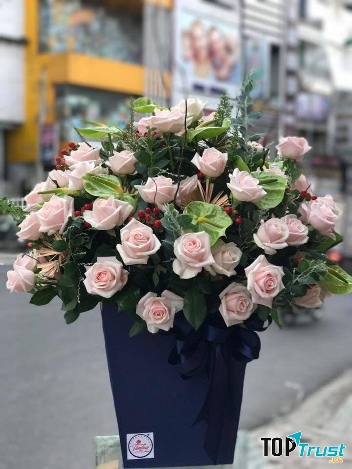 Shop có những thợ cắm và bó hoa rất giỏi tay nghề