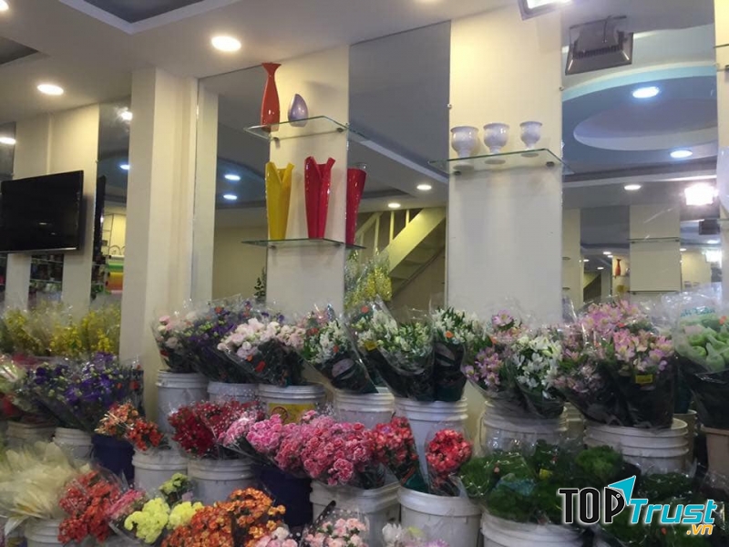 shop hoa Tâm Huy ngoài việc bán lẻ hoa thì shop còn cung cấp hoa với số lượng sỉ rất lớn