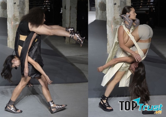Show diễn “vác người” của Rick Owens