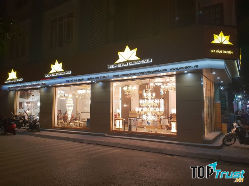 Showroom Đèn Trang Trí Hoàng Hoa
