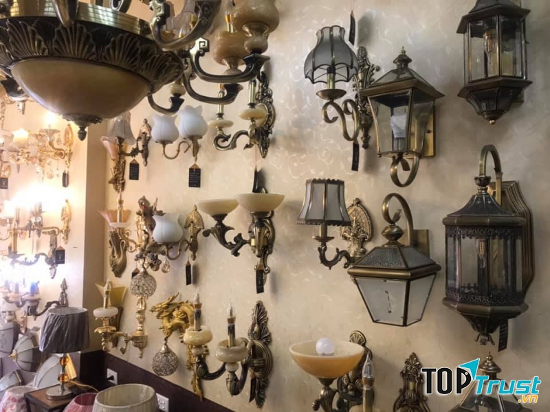 Showroom Đèn Trang Trí Quang Hưng