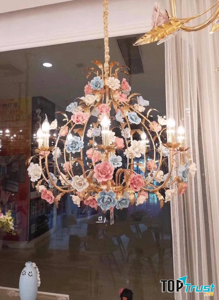 Showroom Đèn Trang Trí Quang Hưng