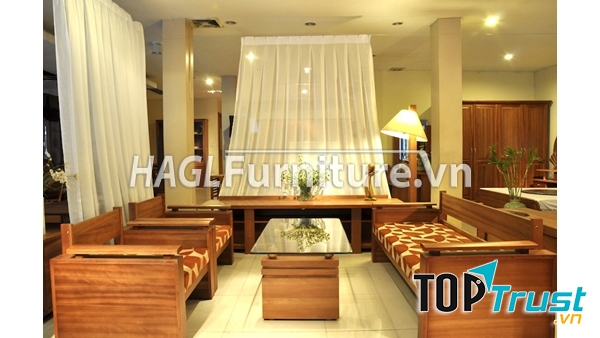 Hoàng Anh Gia Lai nổi tiếng với các sản phẩm nội thất làm từ gỗ.