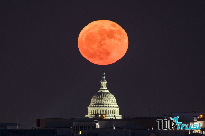 Siêu trăng.