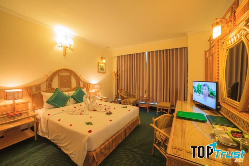 Phòng tại khách sạn được thiết kế hiện đại, sang trọng