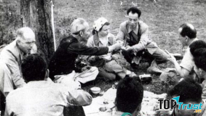 Câu chuyện kể về đức tính giản dị của chủ tịch Hồ Chí Minh cùng bài học ý nghĩa nhất