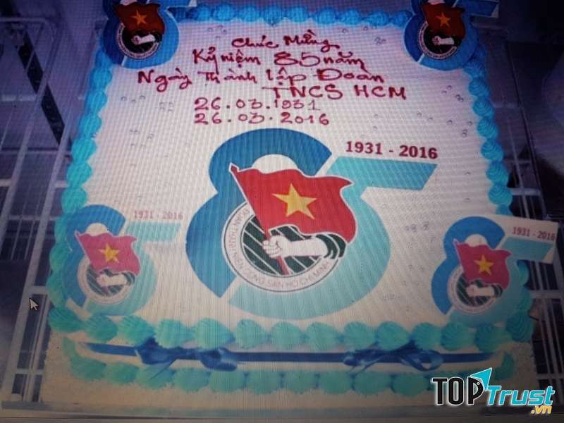 Ai sẽ thổi nến chiếc bánh gato này đây!