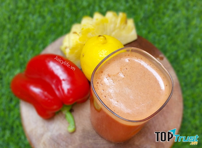 Sinh tố dứa, cam, ớt xanh