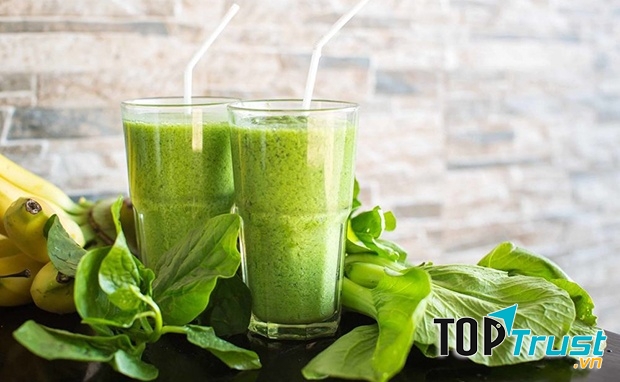 Uống sinh tố rau xanh vào buổi sáng tốt cho cơ thể