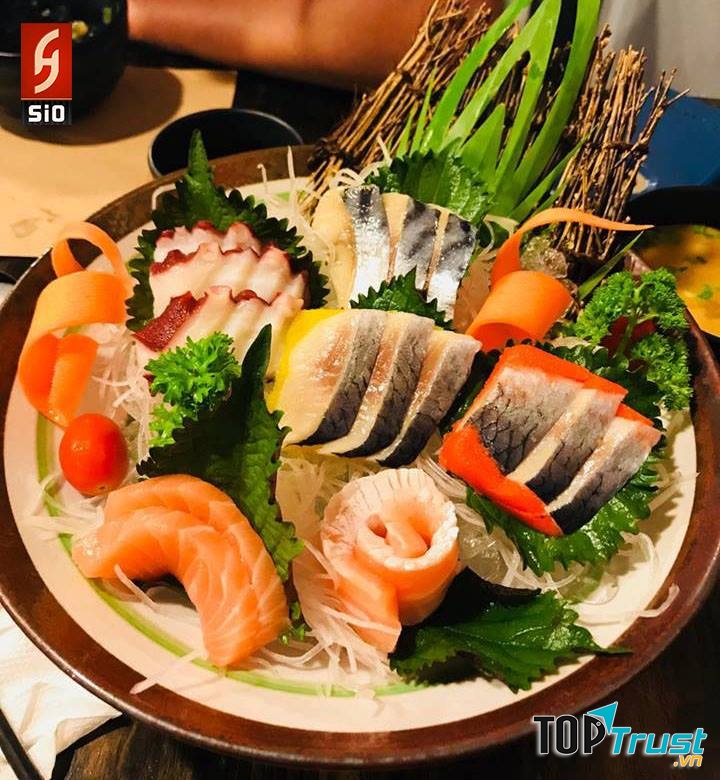 Những món ăn ở Sio Sushi mang những màu sắc, hương vị đặc trưng của món ăn Nhật, đây là những trải nghiệm thú vị