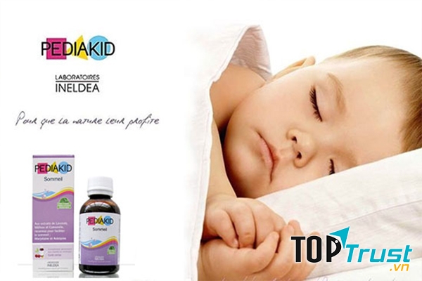 Pediakid Sommeil với thành phần được chiết xuất từ tinh chất hoa oải hương, kinh giới, hoa cam, quả sơn tra hỗ trợ cải thiện chất lượng giấc ngủ và thúc đẩy giấc ngủ đến nhanh hơn