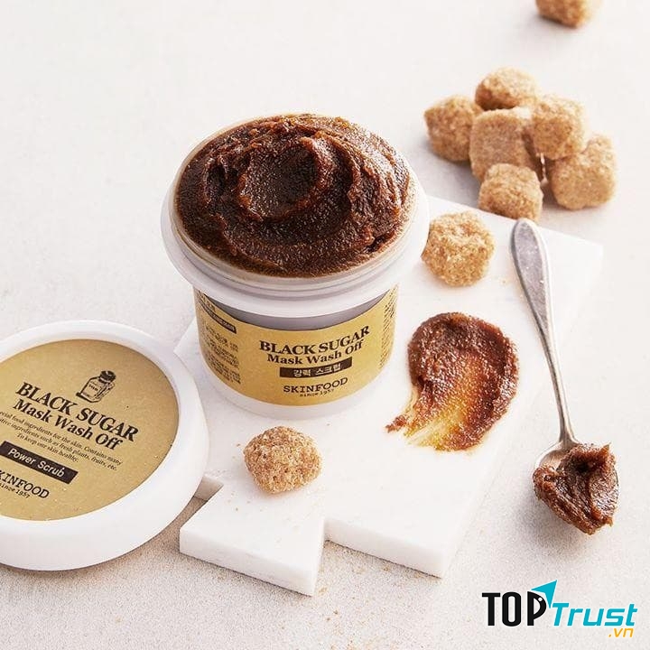 Sản phẩm hot nhất và được đánh giá cao của dòng sản phẩm này ở thời điểm hiện tại là mặt nạ đường đen