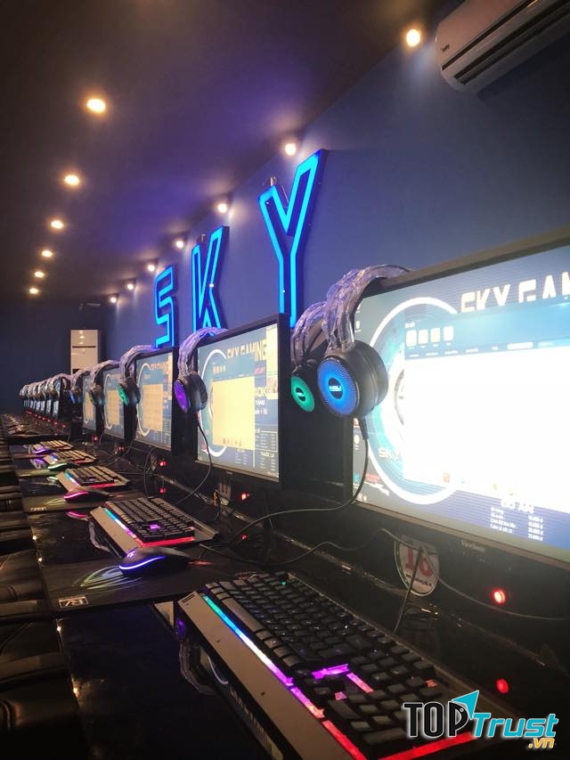 . Không gian quán sạch sẽ, số lượng máy khủng, chủ yếu là máy mới, mạng nét căng